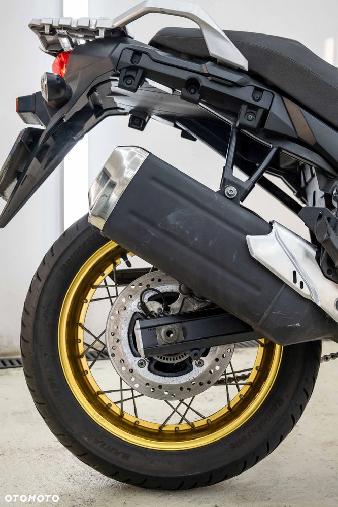 Suzuki V-STROM - 32