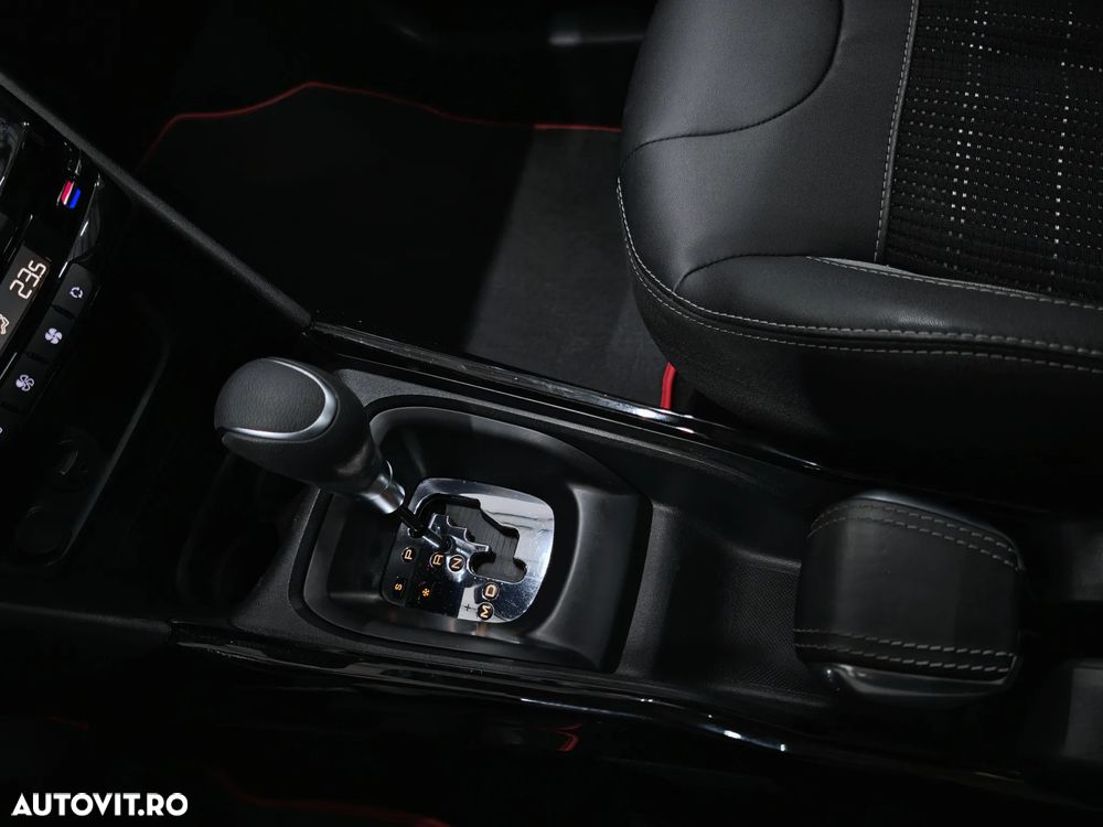 Peugeot 2008 1.2 PureTech Turbo EAT6 S&S Allure - 23