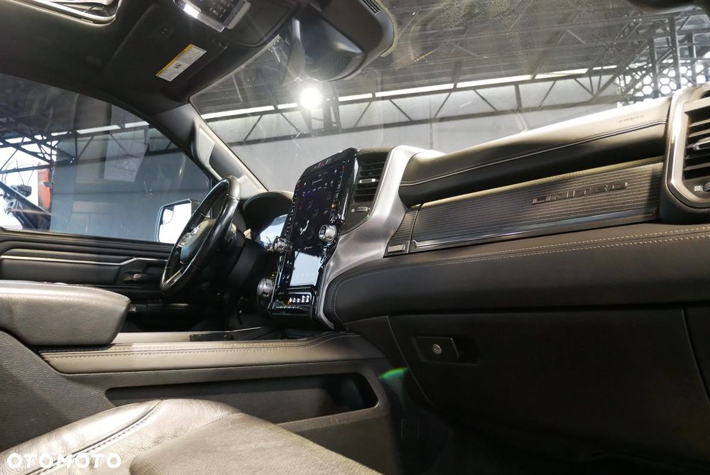 RAM 1500 5.7 Crew Cab Limited - 27