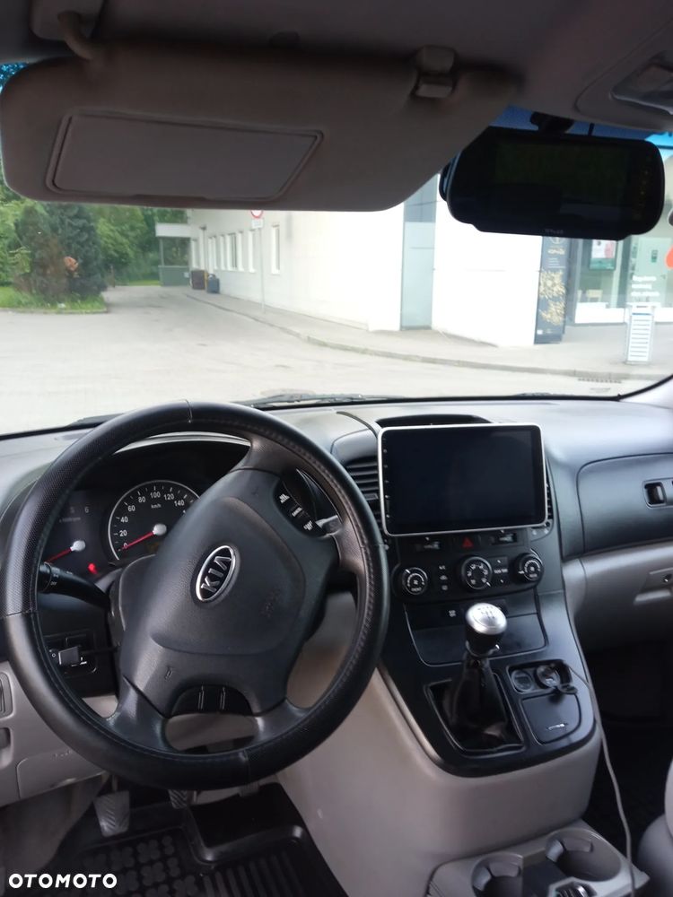 Kia Carnival 2009 photo 4