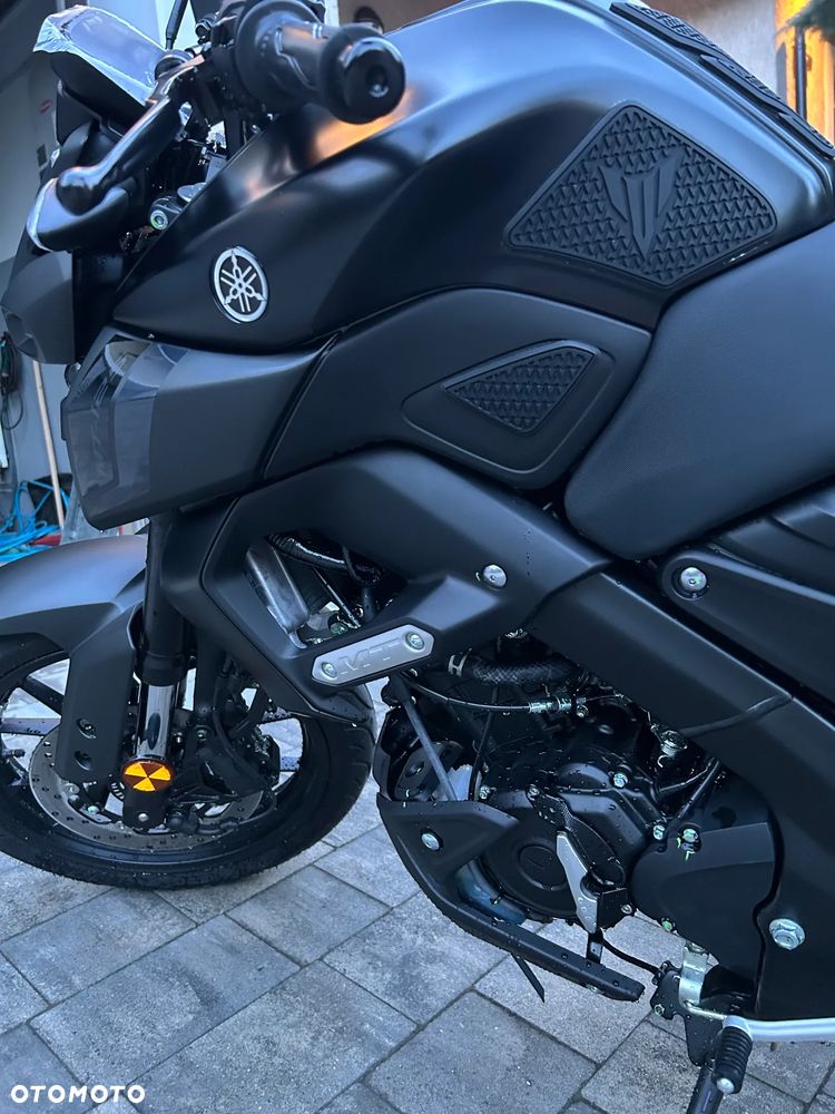 Yamaha MT - 8
