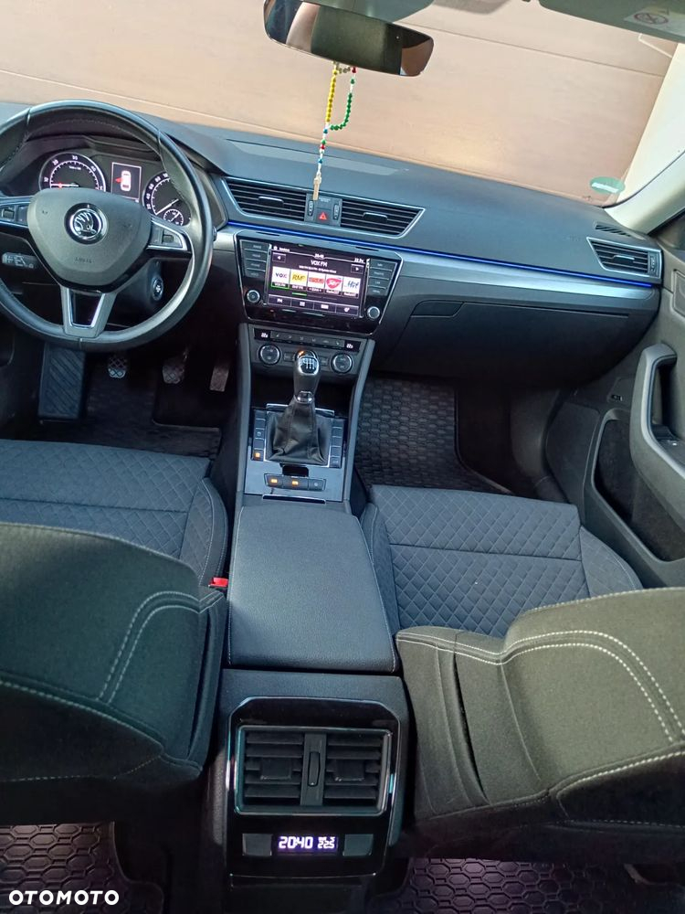 Skoda Superb Combi 2.0 TDI Style - 15