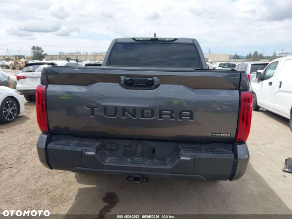 Toyota Tundra - 5