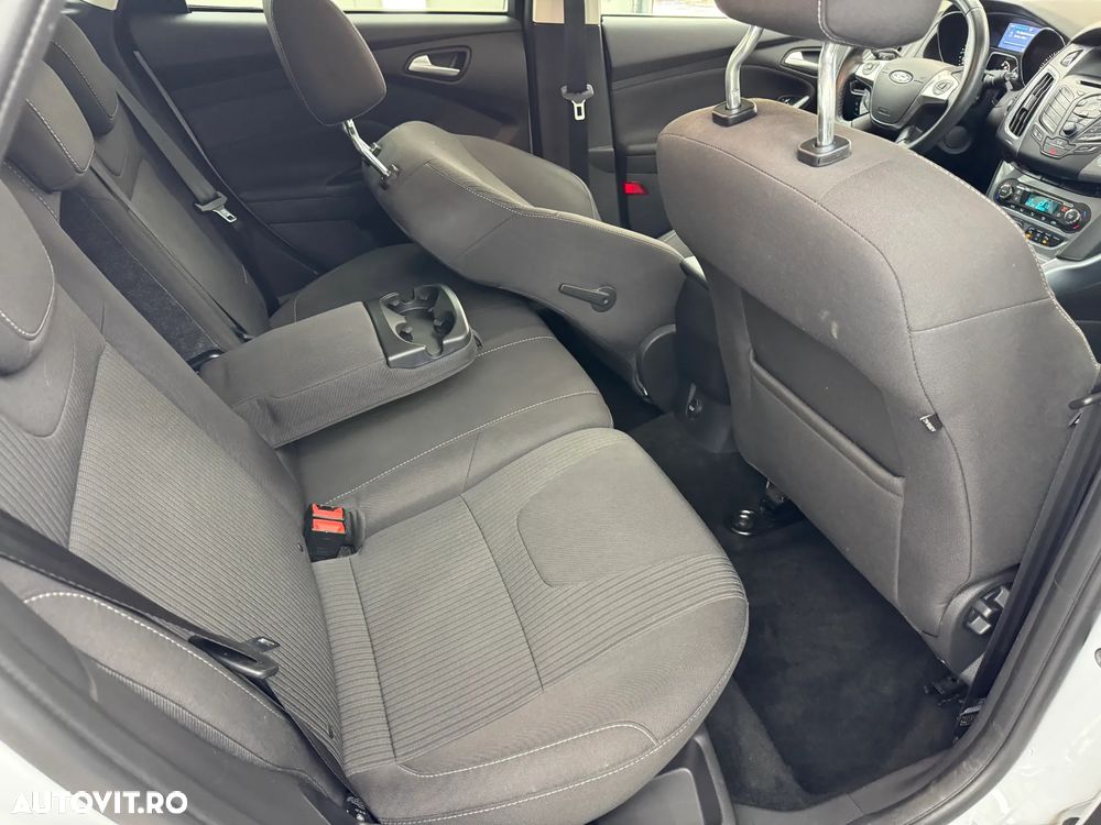 Ford Focus 1.6 TDCI DPF Start-Stopp-System Titanium - 5