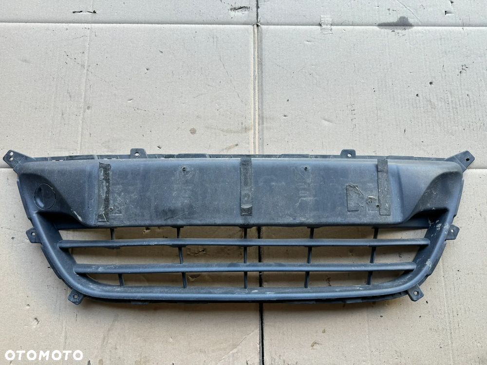 HYUNDAI I20 08-12 KRATKA ZDERZAKA ŚRODKOWA PRZEDNIA 86561-1J000 - 1