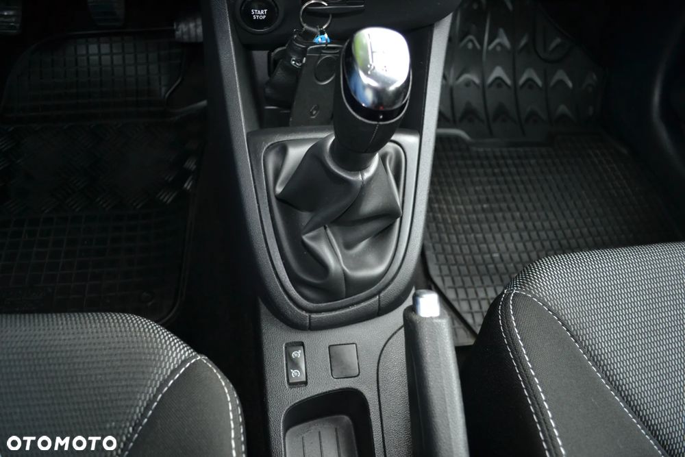 Renault Clio 1.2 16V 75 Limited - 27