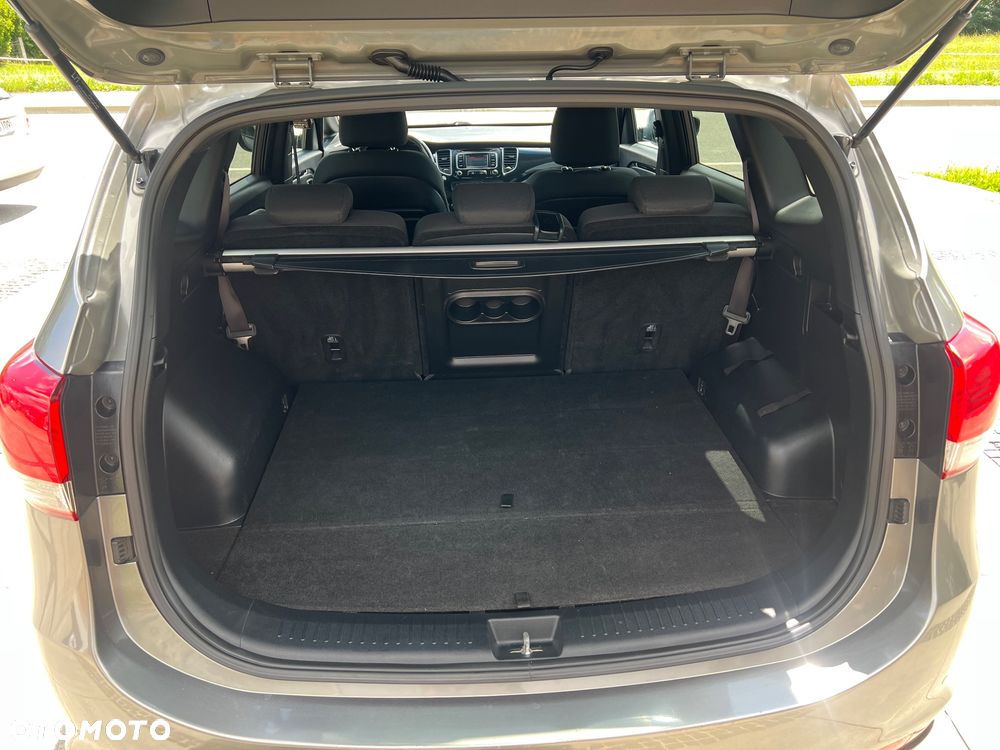 Kia Carens 1.7 CRDi 141 Dream Team Edition - 26