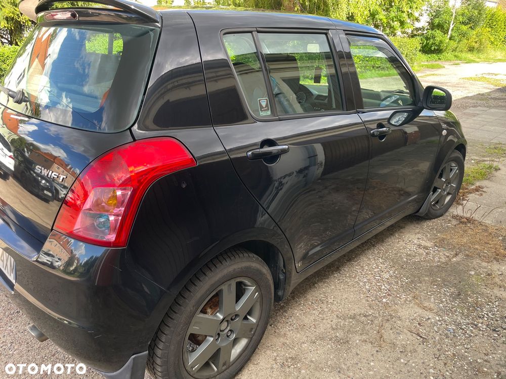 Suzuki Swift - 4