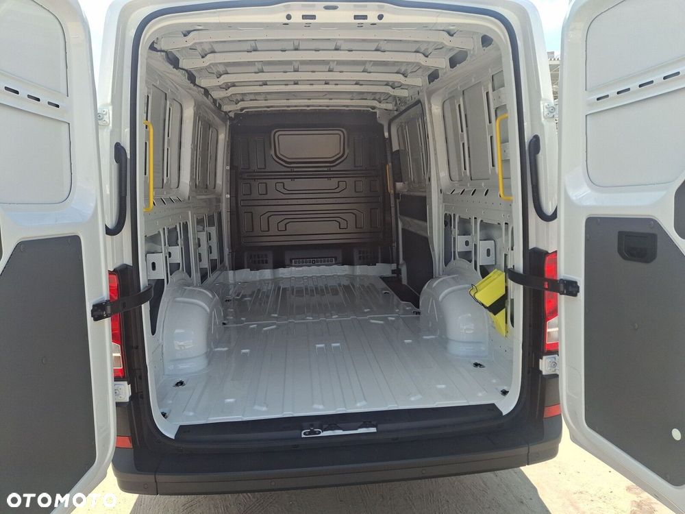 Volkswagen Crafter 2.0 TDI 140 KM Manual - 39