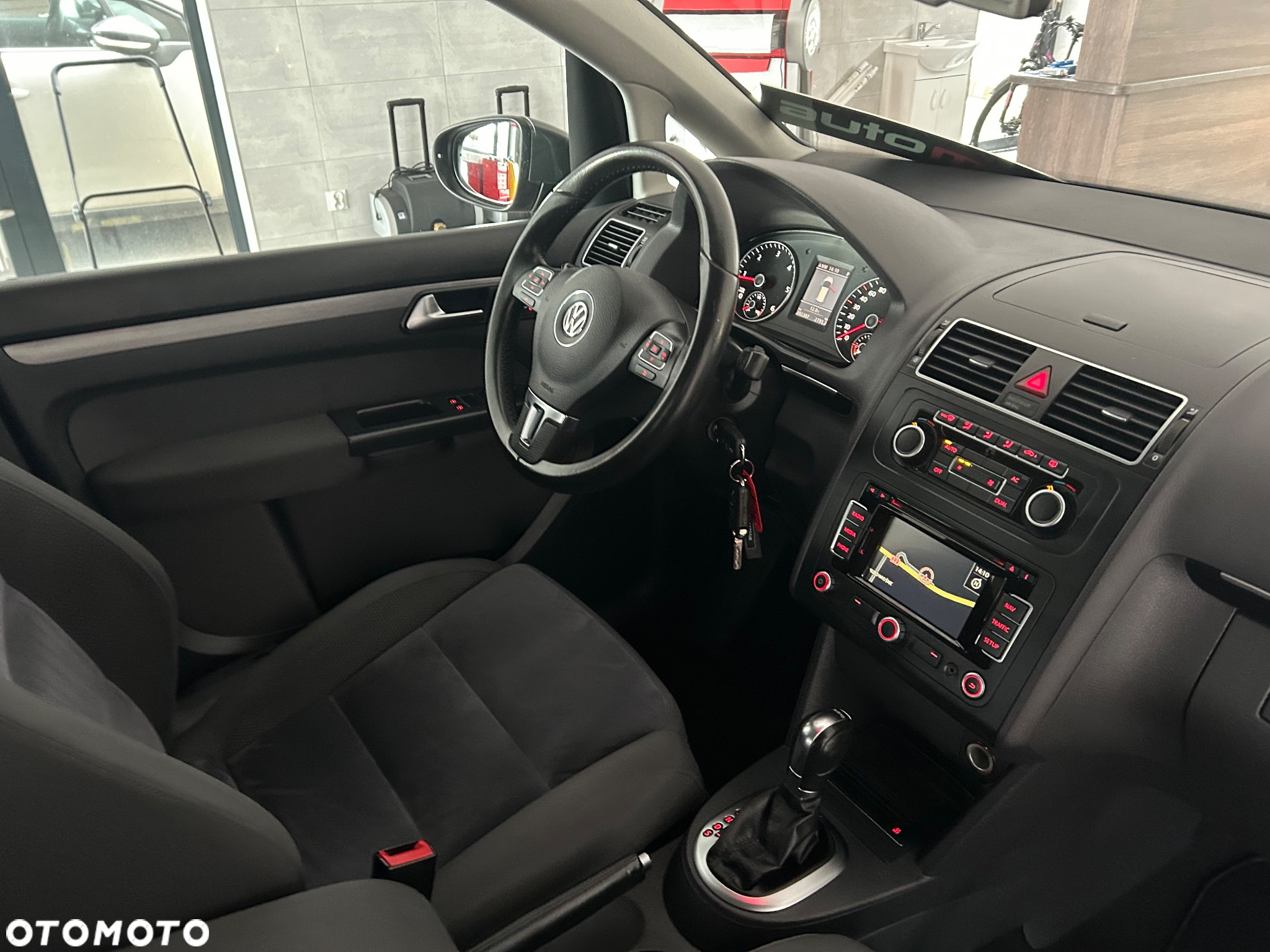 Volkswagen Touran 2.0 TDI BMT Comfortline Plus DSG - 26