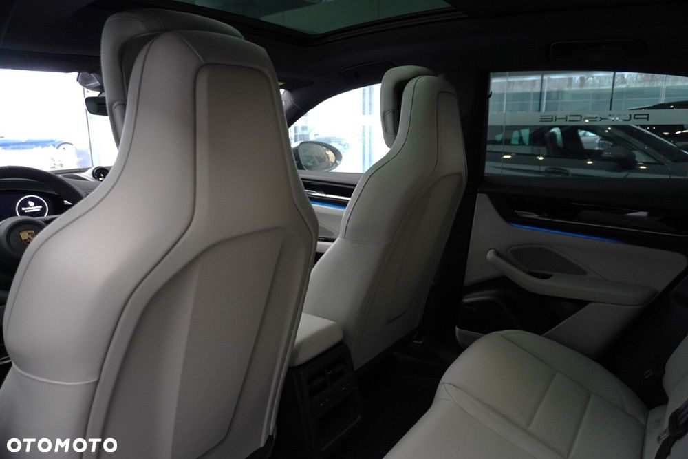 Porsche Macan - 25