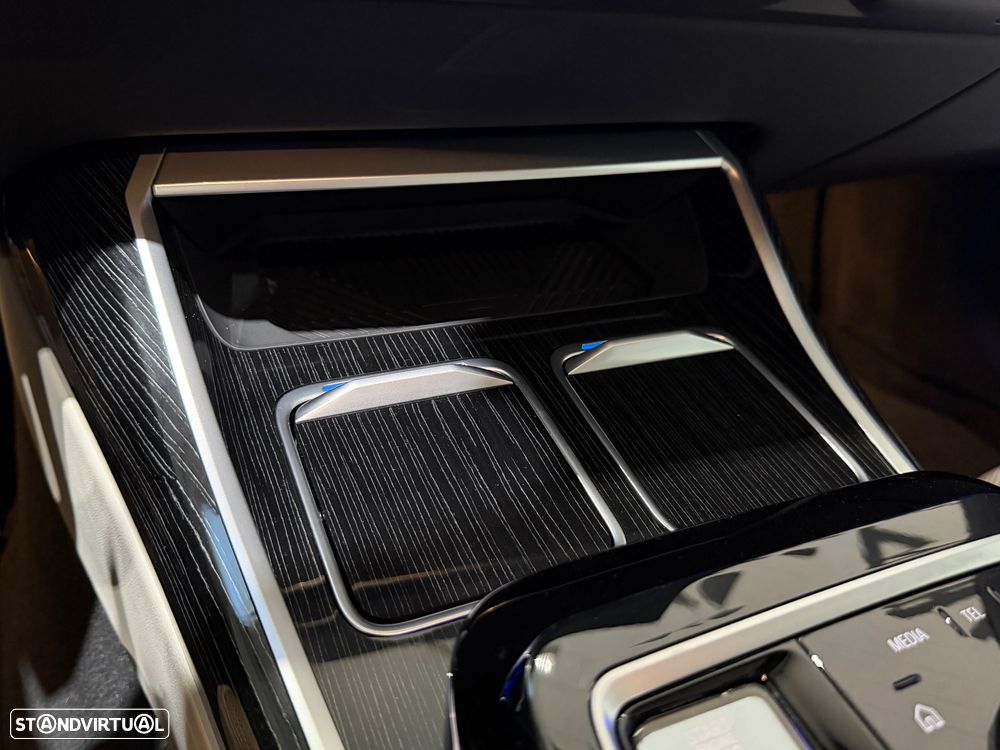 BMW 740 d xDrive Pack Desportivo M Pro - 33