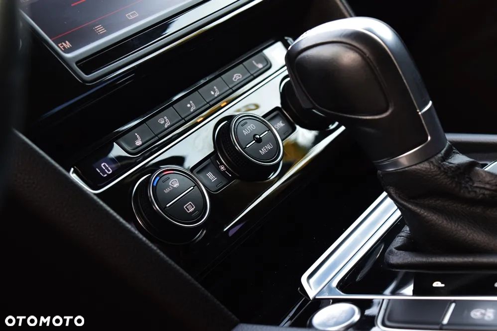 Volkswagen Passat 2.0 TDI BMT Highline DSG - 29
