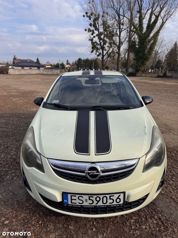 Opel Corsa 1.4 16V Cosmo - 2