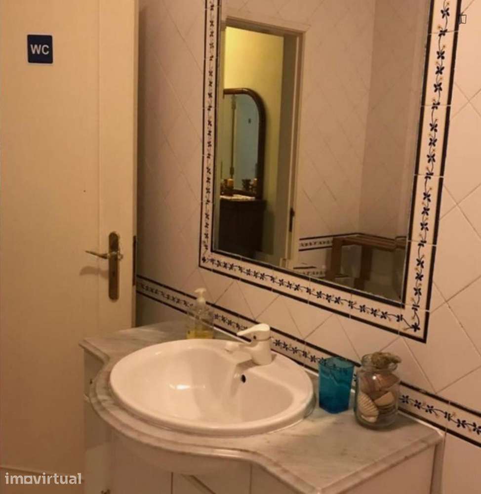 Quarto - localizado em Alto de São João Coimbra - Grande imagem: 2/12