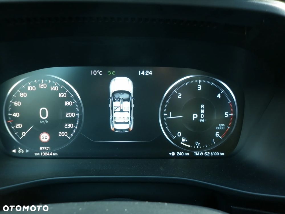 Volvo XC 40 D3 AWD Geartronic Momentum Pro - 18