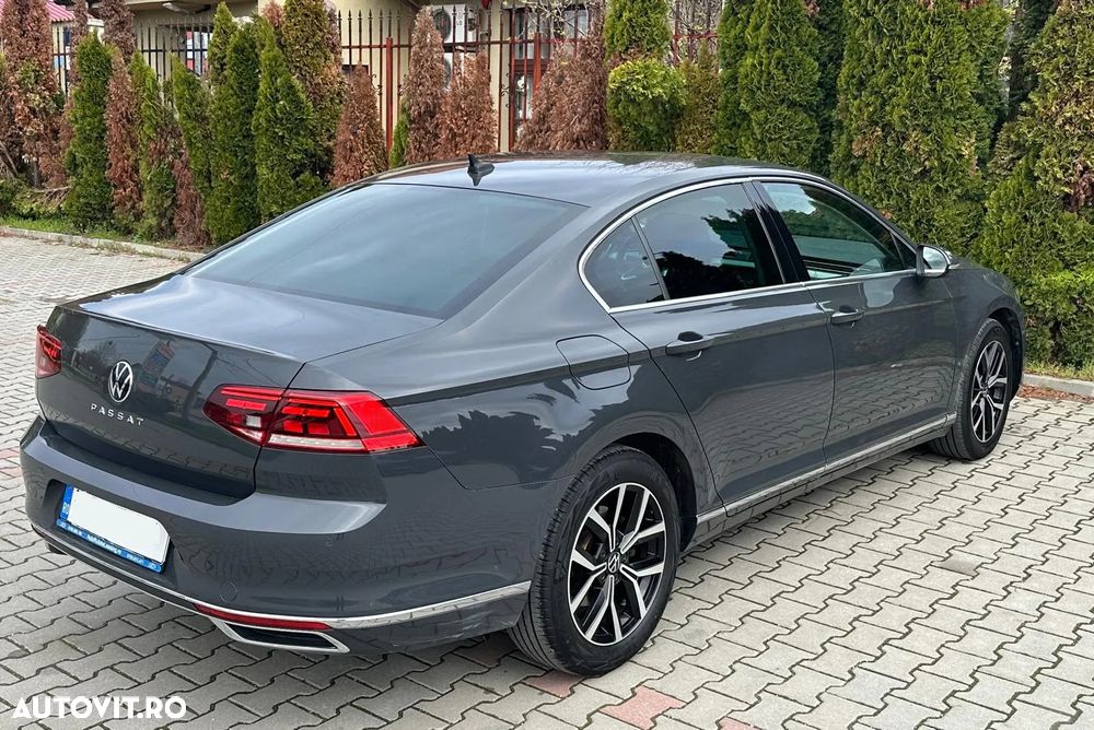 Volkswagen Passat 2.0 TDI DSG Highline - 34