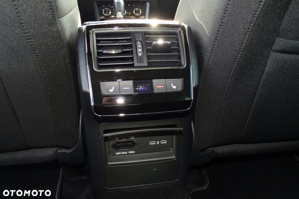 Skoda Superb 2.0 TDI DSG Style - 33