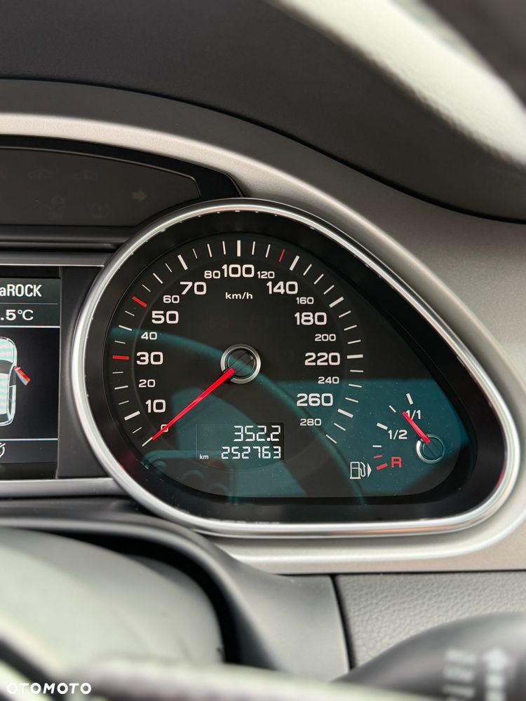 Audi Q7 3.0 TDI DPF clean diesel Quattro Tiptr - 11