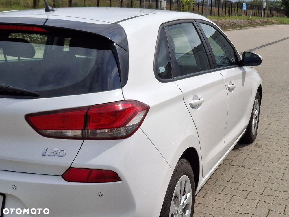 Hyundai i30 1.6 D Classic + - 8