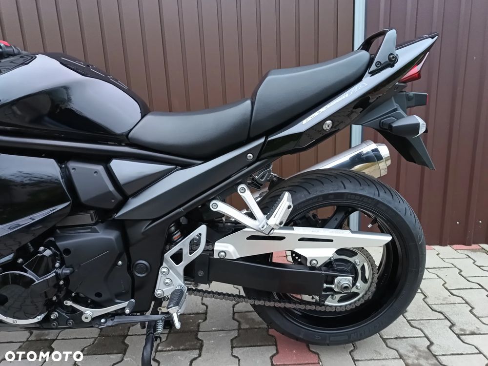Suzuki GSX - 22