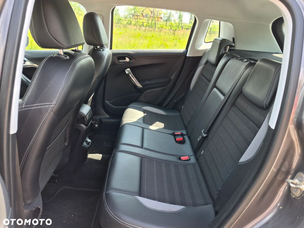 Peugeot 2008 1.6 e-HDi Active S&S - 13
