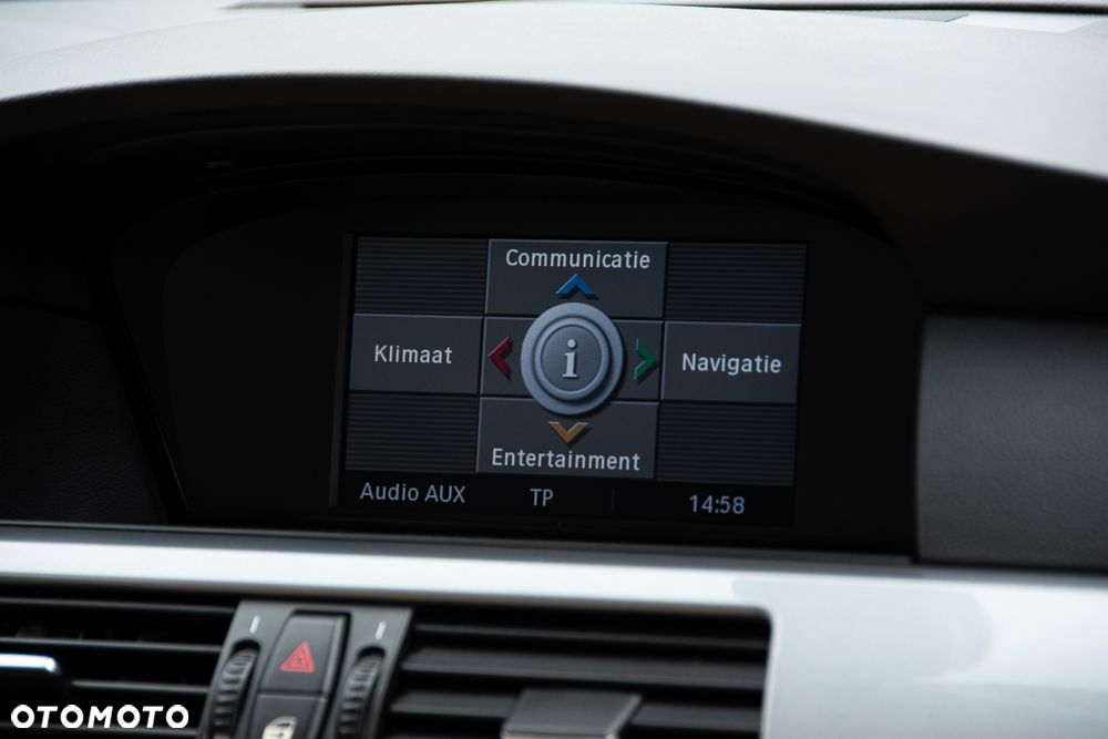 BMW Seria 5 520d - 14