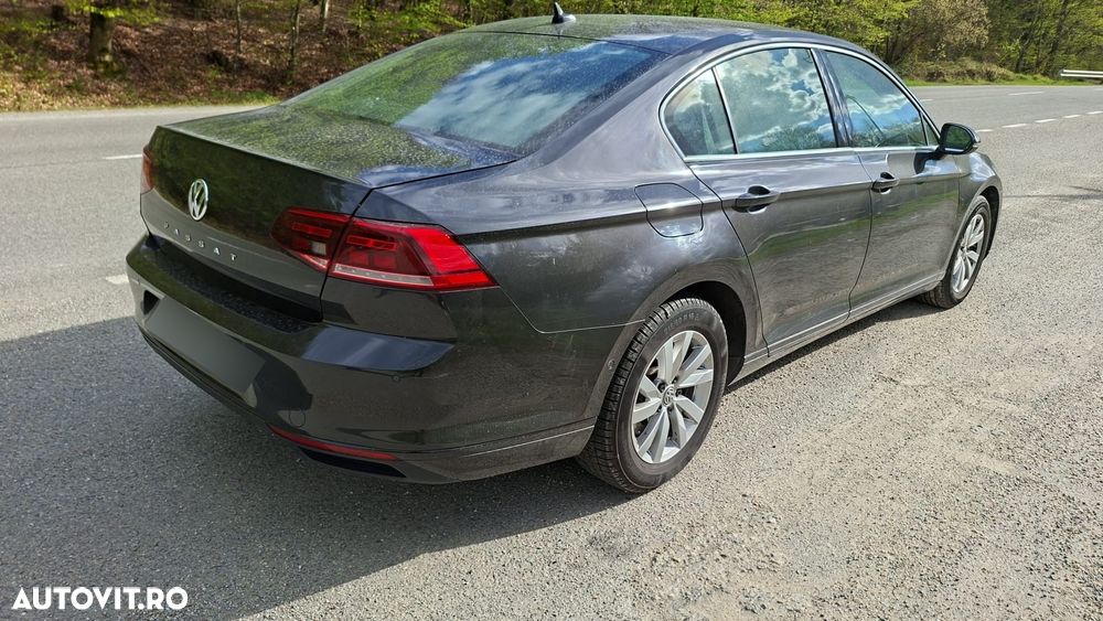 Volkswagen Passat 1.6 TDI SCR DSG Comfortline - 11