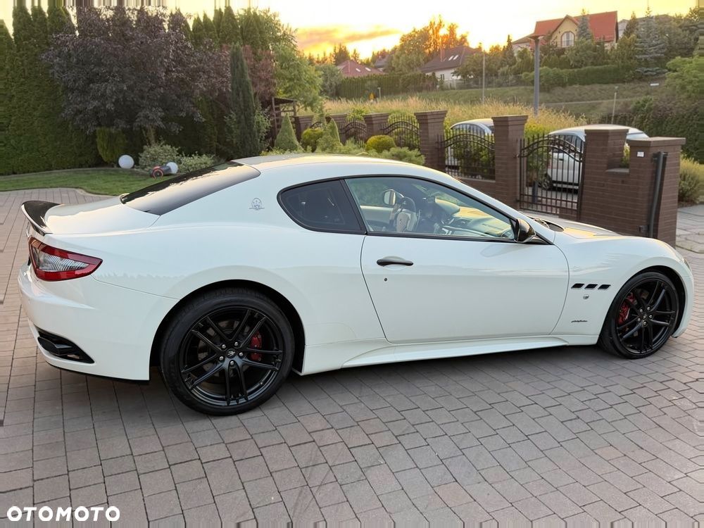 Maserati GranTurismo S Automat - 19