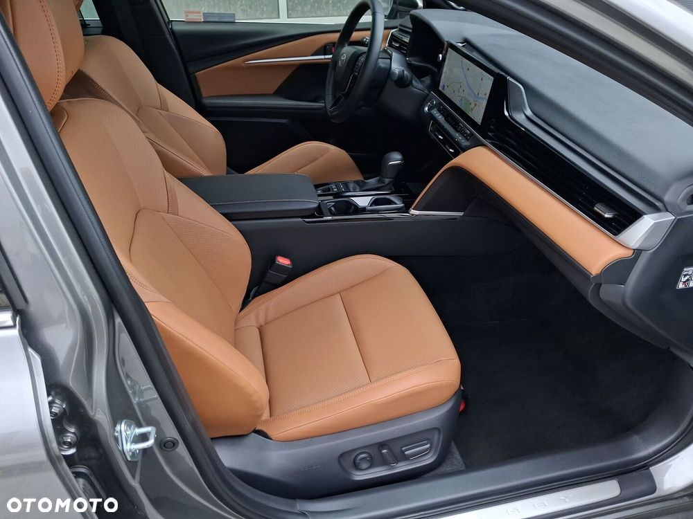 Toyota Camry - 14
