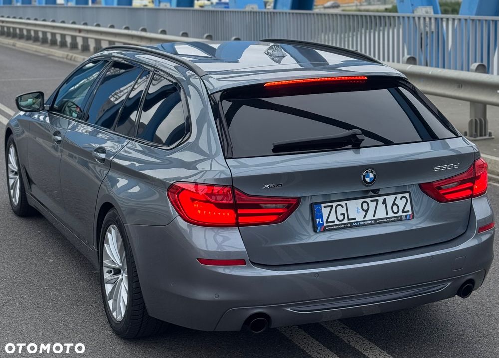 BMW Seria 5 530d xDrive Touring - 8