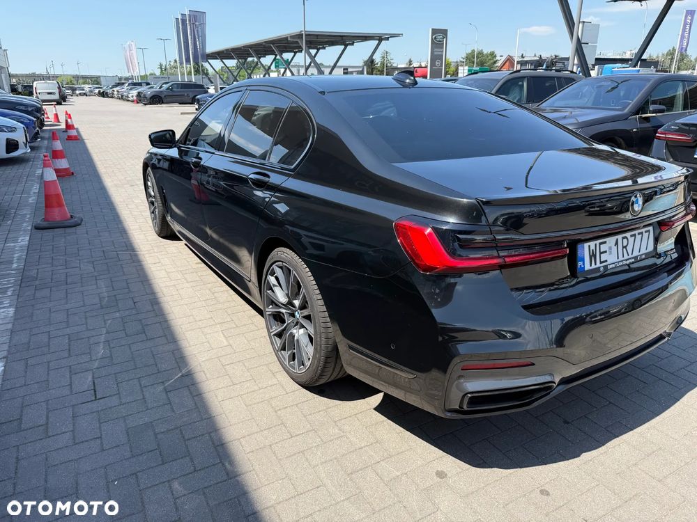 BMW Seria 7 750i xDrive sport - 6