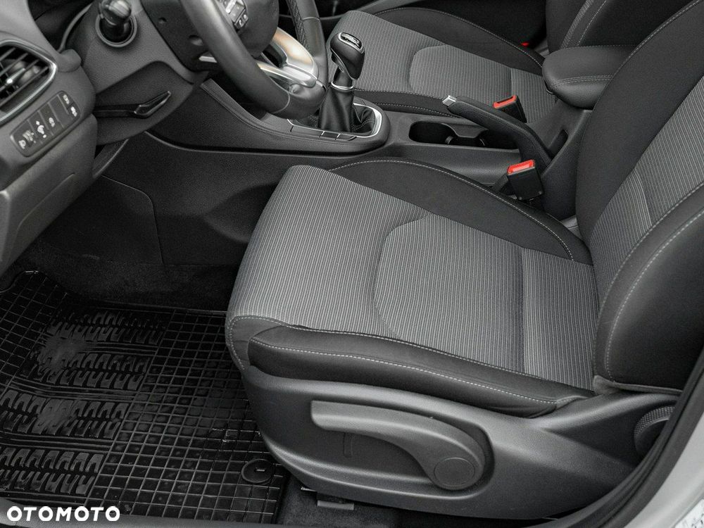 Hyundai i30 1.5 DPI Classic + - 12