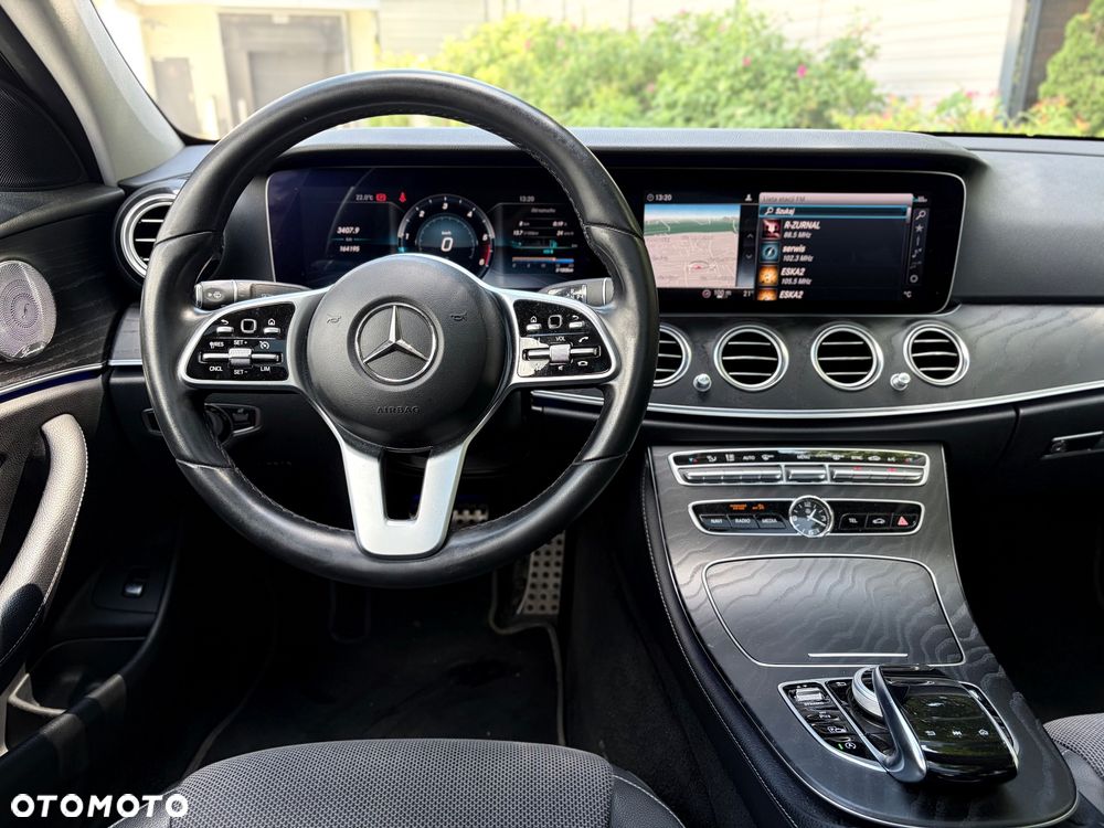 Mercedes-Benz Klasa E 400 d 4-Matic 9G-TRONIC - 19