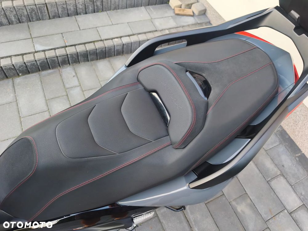 Yamaha NMAX - 26