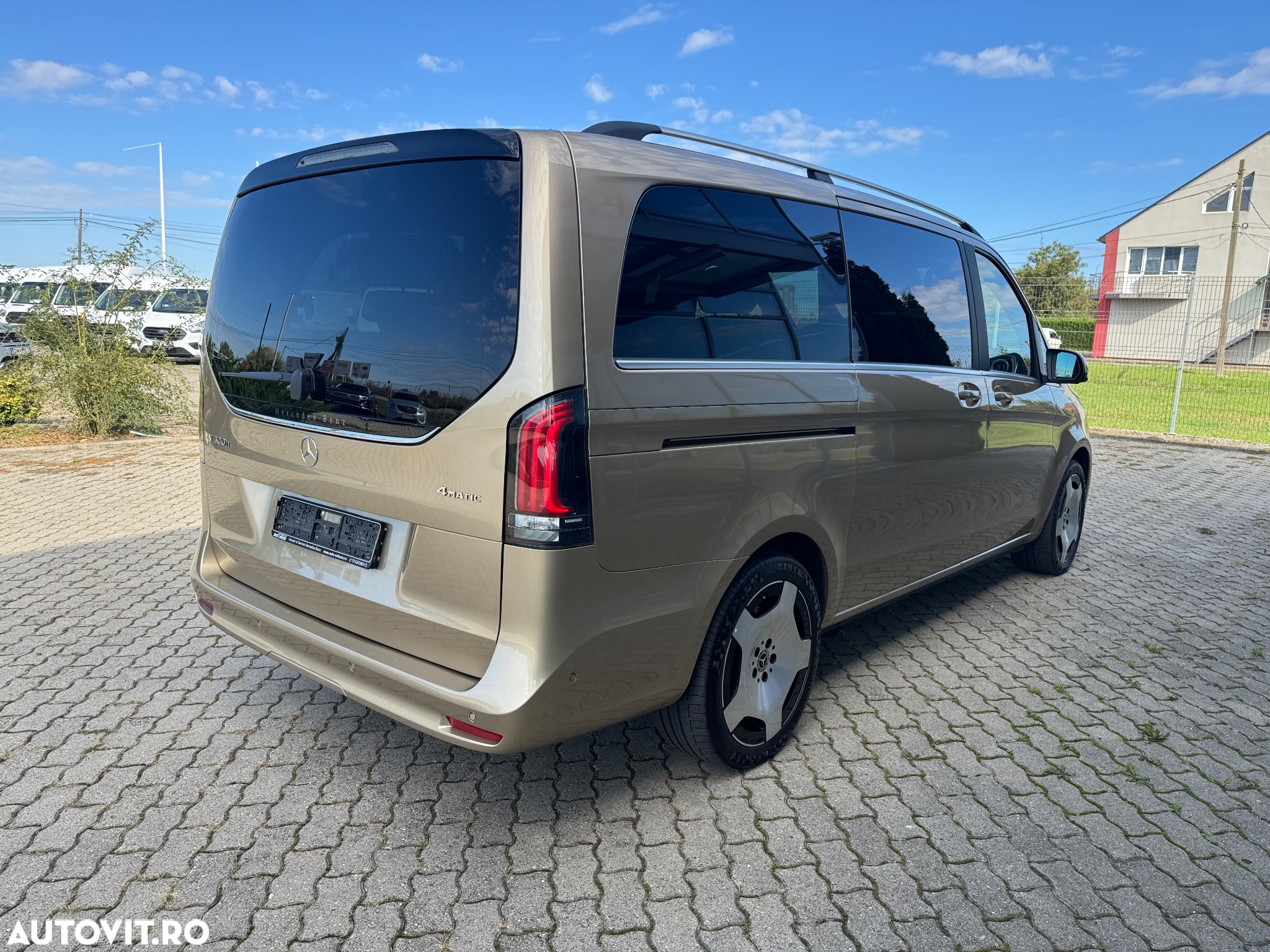 Mercedes-Benz V 300 d Combi Lung 237 CP AWD 9AT EXCLUSIVE - 4