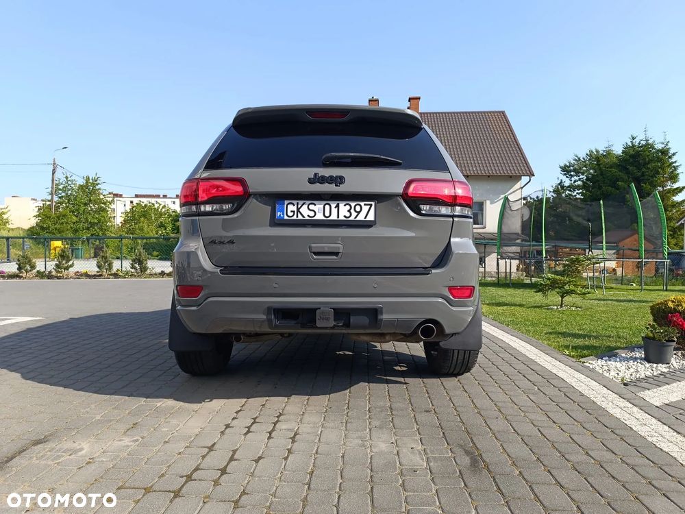 Jeep Grand Cherokee - 28