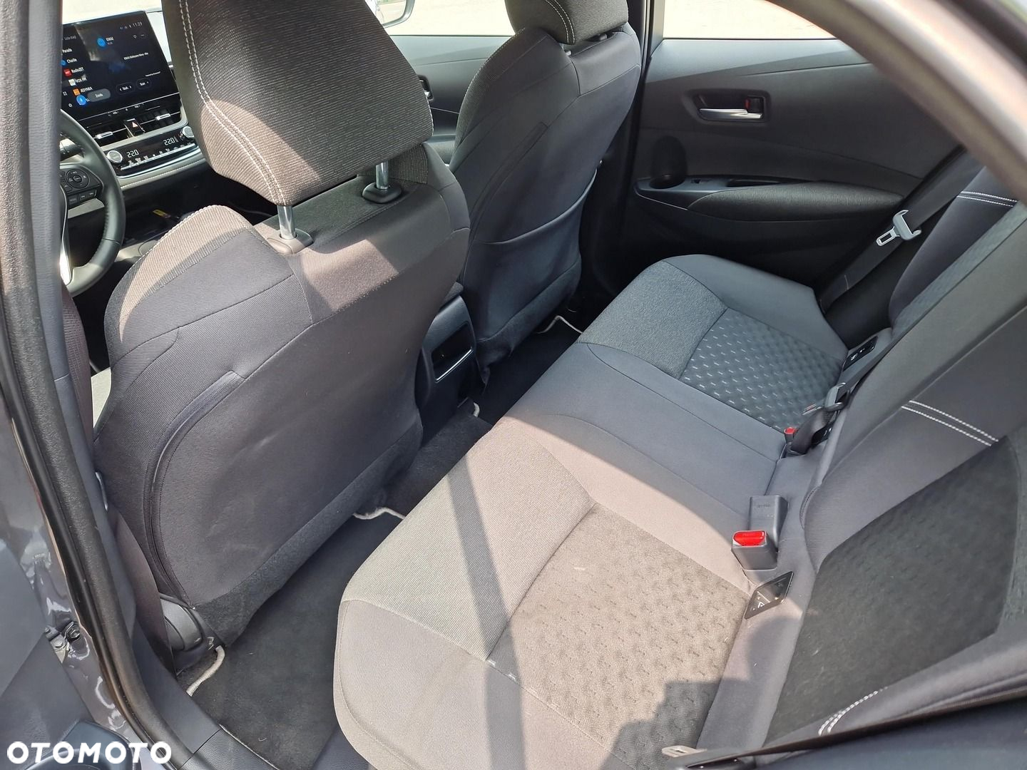 Toyota Corolla 1.8 Hybrid Comfort - 10