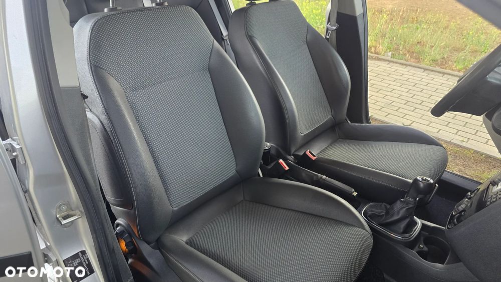 Opel Corsa 1.4 16V Cosmo - 24