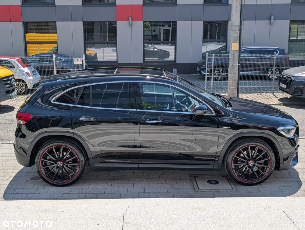 Mercedes-Benz GLA 250 4-Matic Edition 1 - 2