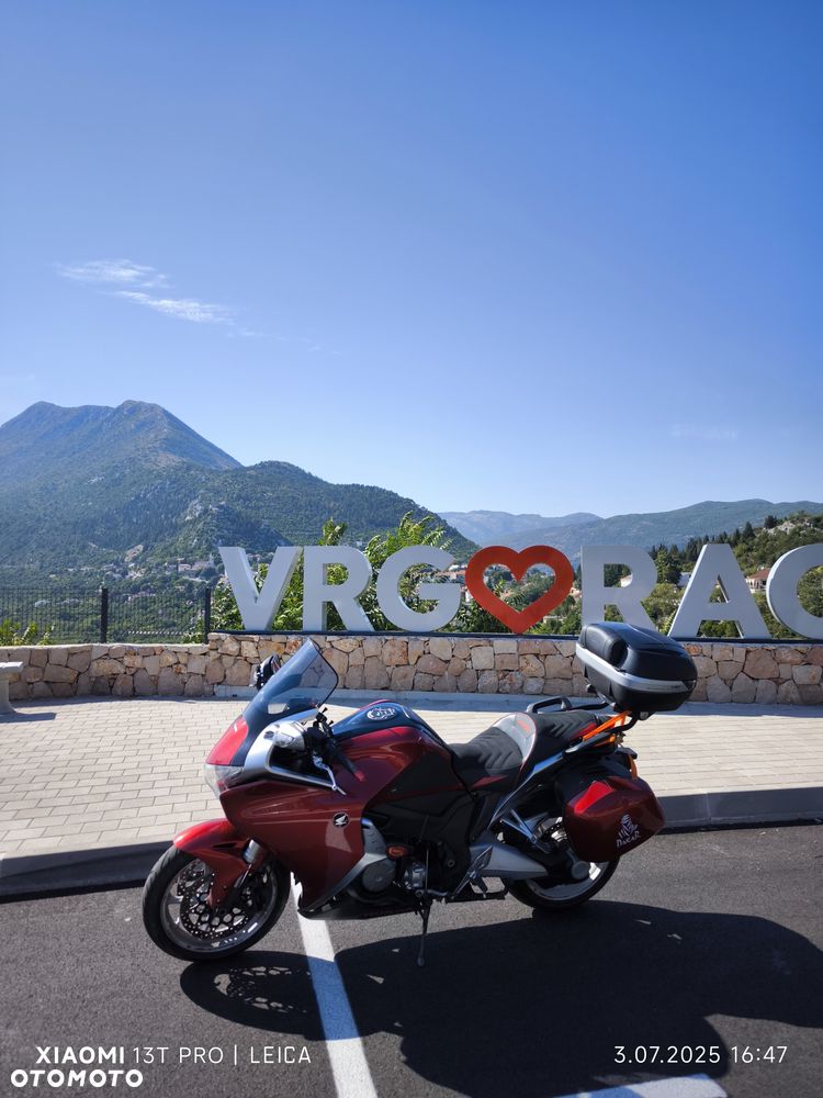 Honda VFR - 8