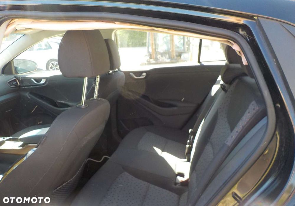 Hyundai IONIQ - 18