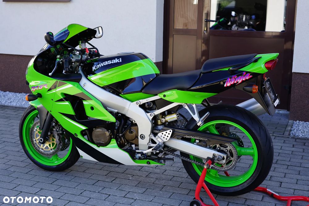 Kawasaki ZX - 19
