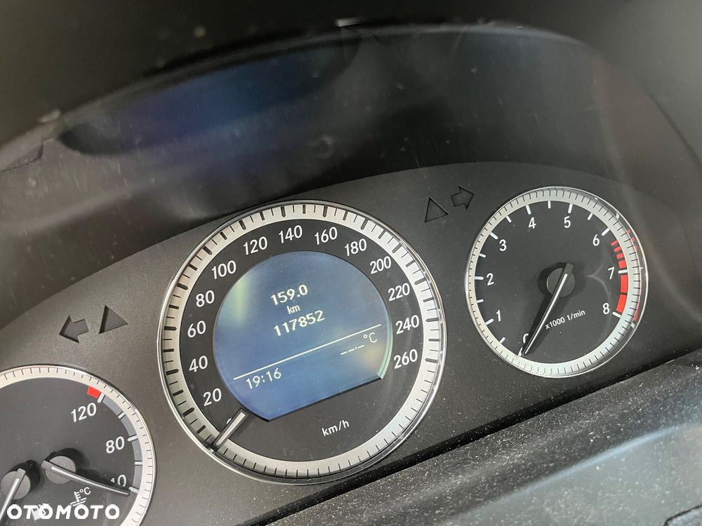 Mercedes-Benz Klasa C 180 BlueEFFICIENCY - 6