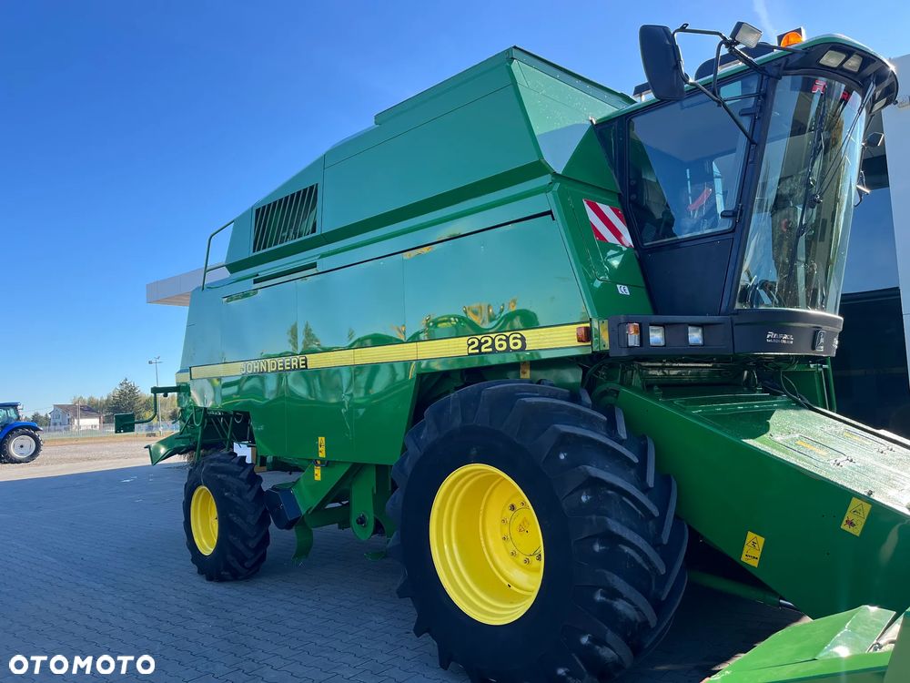 John Deere 2266 - 2