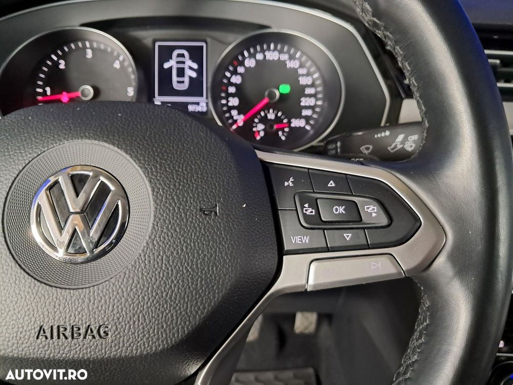 Volkswagen Passat - 13