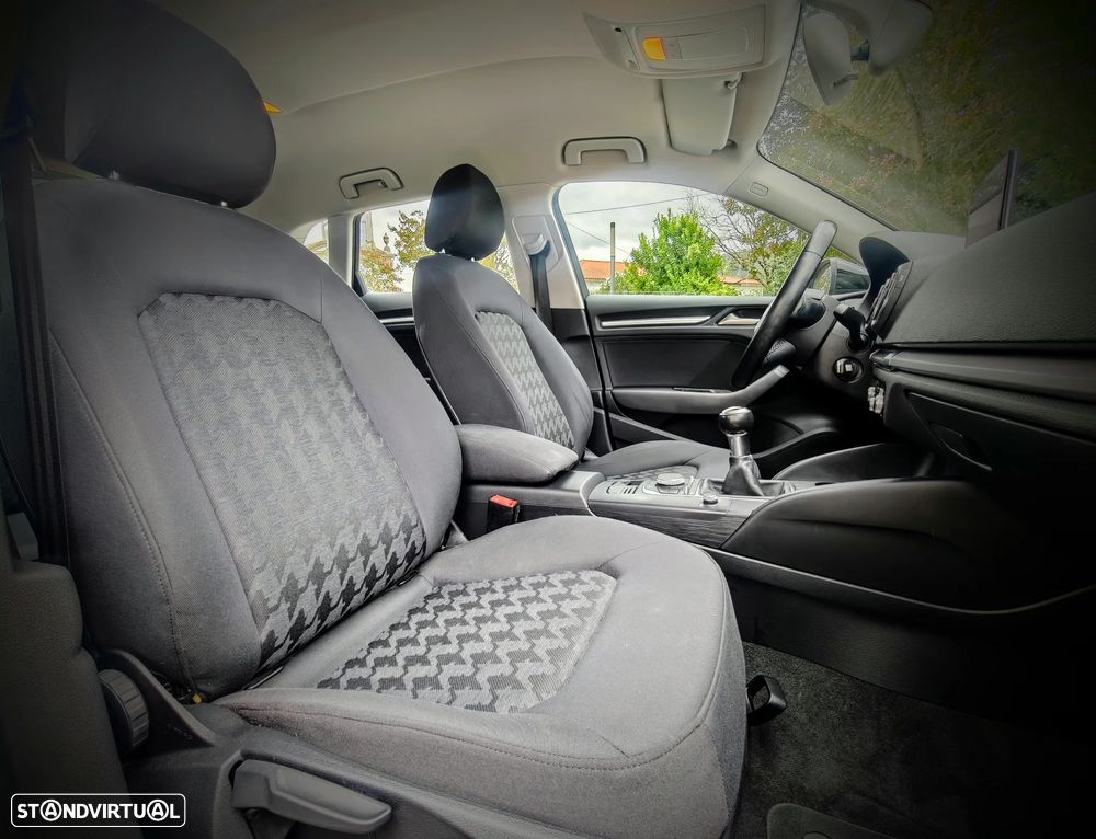 Audi A3 Sportback 1.6 TDI S-line - 11