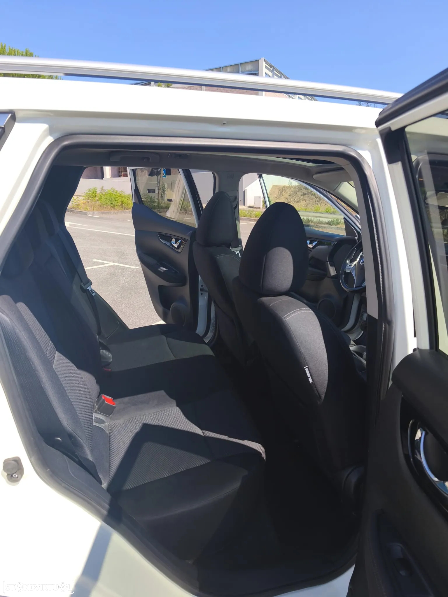 Nissan Qashqai 1.2 DIG-T N-Connecta 18 - 16