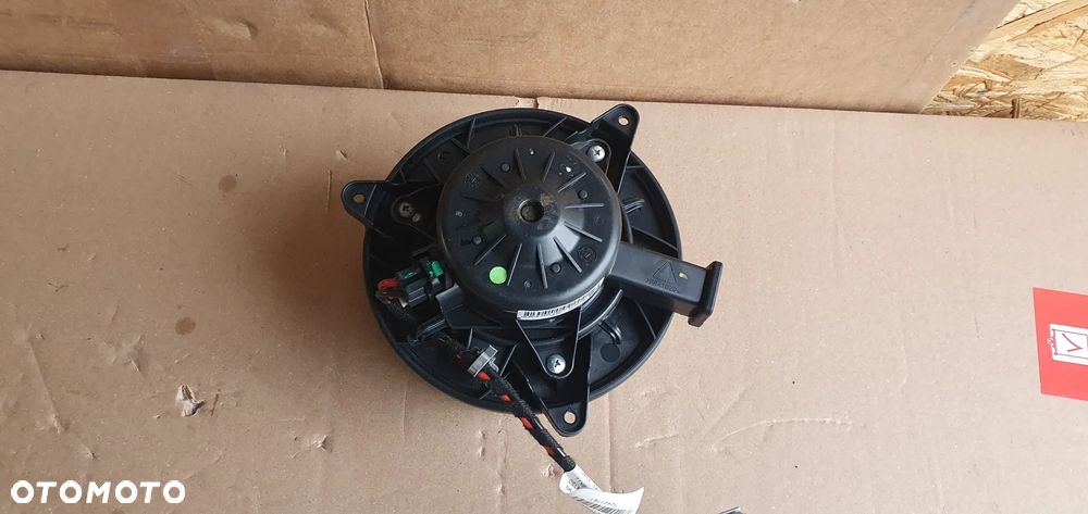 Wentylator silnik dmuchawy nagrzewnicy Opel Insignia A - 2