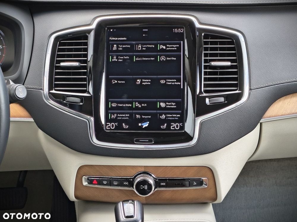 Volvo XC 90 - 22